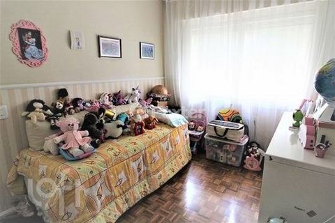 Image 5 - 856972