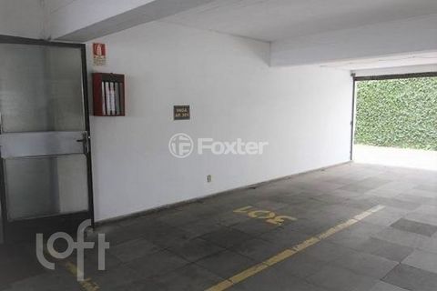 Image 8 - 856972