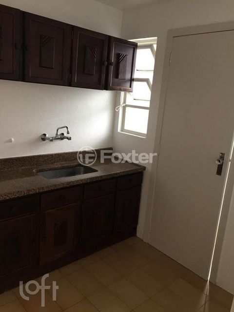 Image 8 - 856991