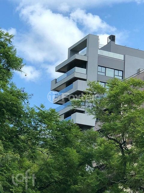 Image 4 - 857213