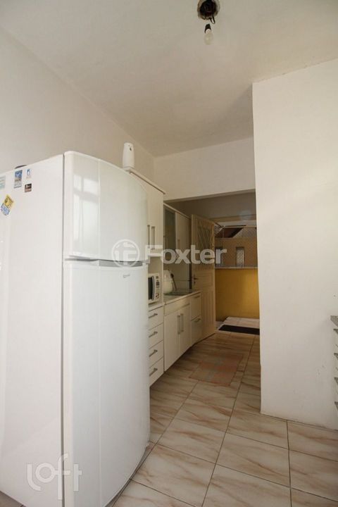 Image 8 - 857246