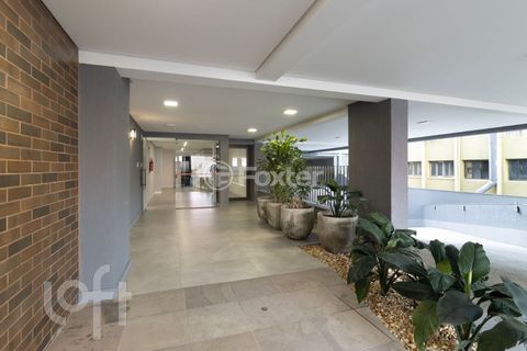 Image 4 - 857294