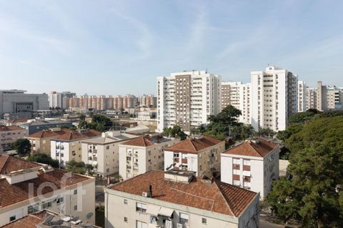 Image 17 - 857294