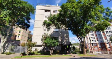 Image 10 - 857303
