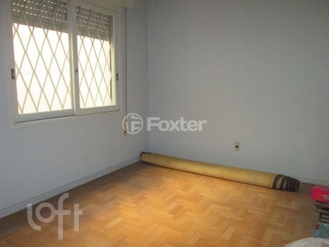 Image 7 - 857331