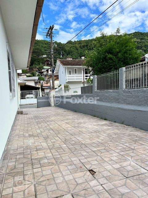 Image 3 - 857393