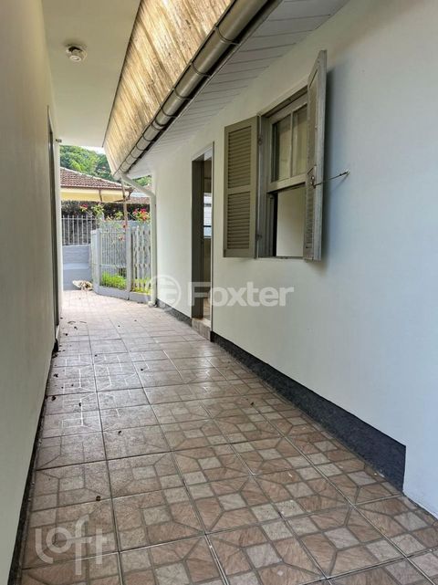 Image 6 - 857393