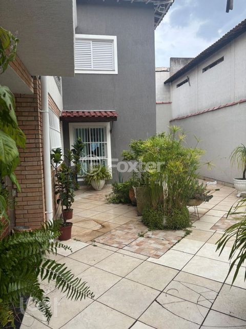 Image 9 - 857437