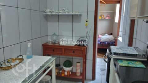 Image 5 - 857444