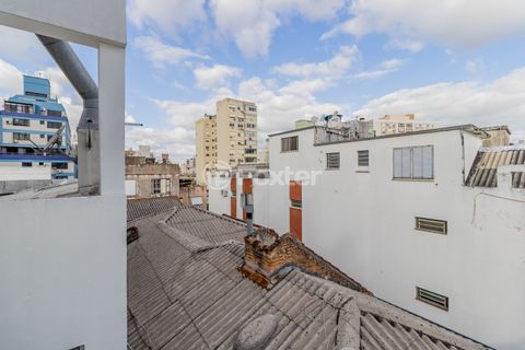 Image 17 - 857572