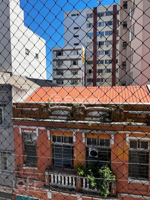 Image 4 - 857582