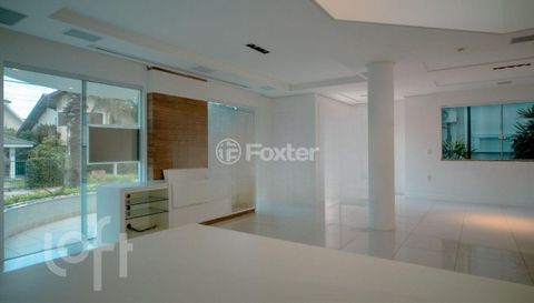 Image 7 - 857597