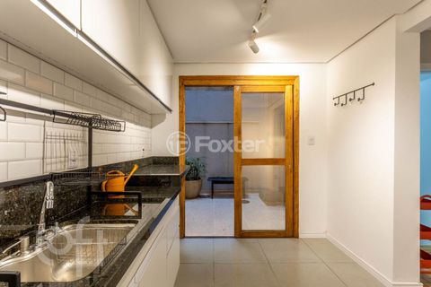 Image 9 - 857630
