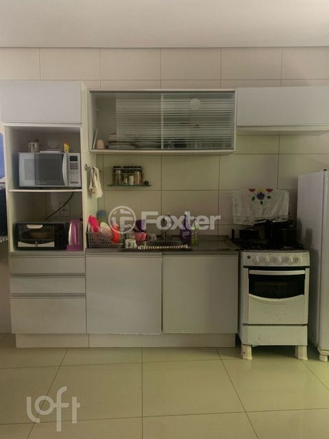 Image 8 - 857679