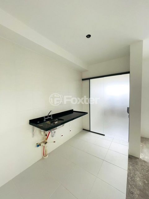 Image 7 - 857716
