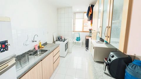 Image 3 - 857764