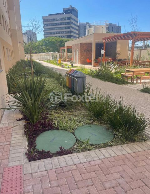 Image 10 - 857774