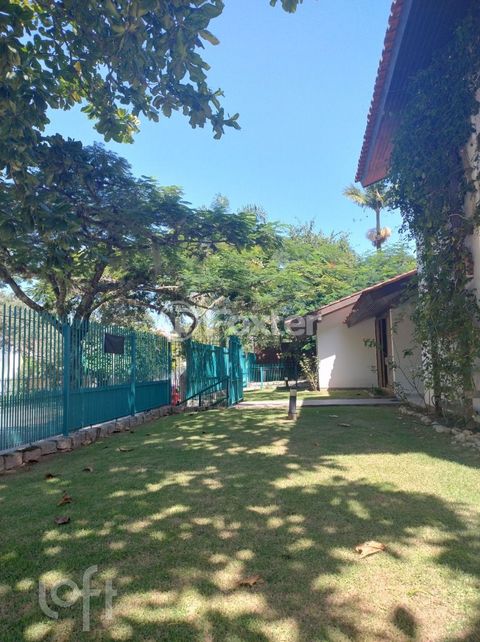 Image 3 - 857801