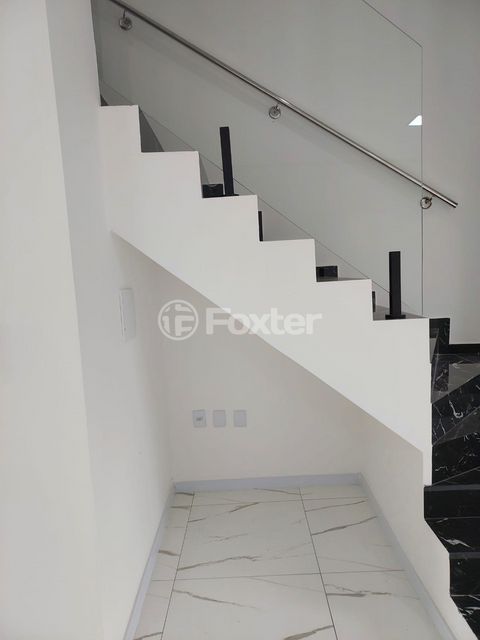 Image 1 - 857828