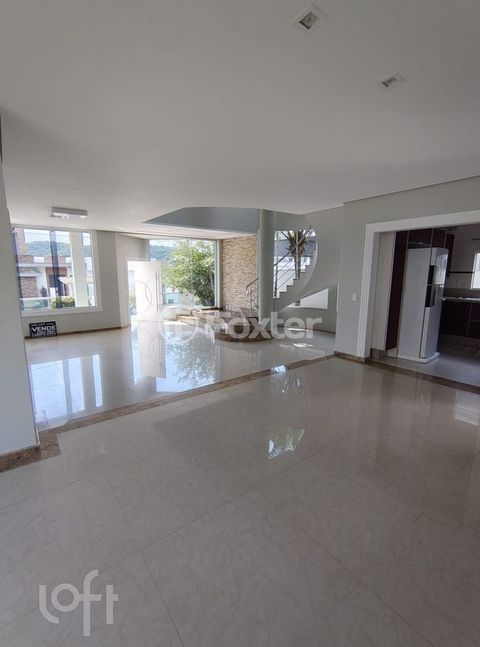 Image 6 - 857904