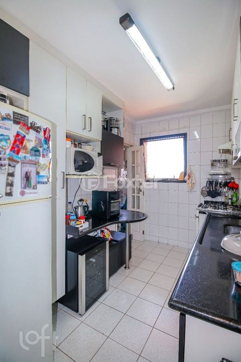 Image 17 - 857989