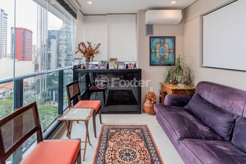 Image 8 - 858028