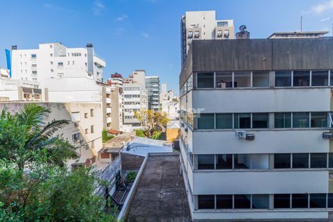 Image 5 - 858065