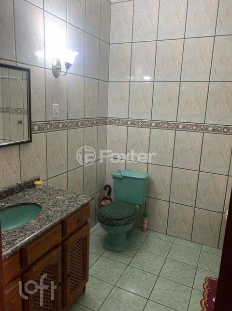 Image 5 - 858068
