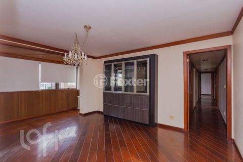 Image 8 - 858150
