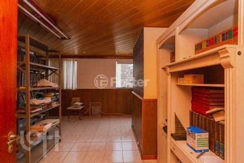 Image 7 - 858150