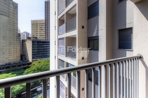 Image 4 - 858184