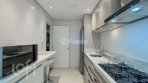 Image 7 - 858248
