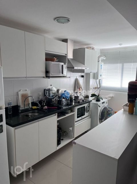 Image 17 - 858294