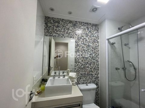 Image 5 - 858306