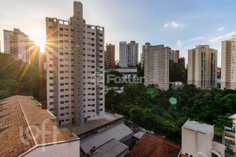 Image 8 - 858349