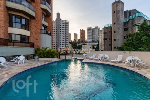Image 18 - 858359