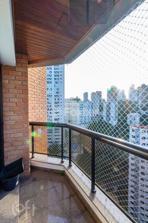Image 9 - 858359