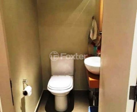 Image 9 - 858407