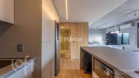 Image 4 - 858482