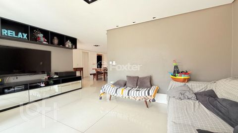 Image 4 - 858484