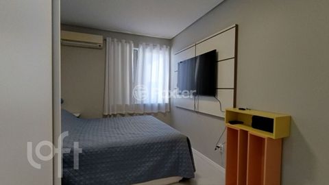 Image 7 - 858531