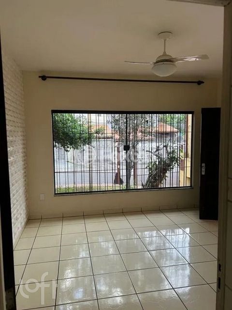 Image 19 - 858570