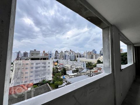 Image 10 - 858606