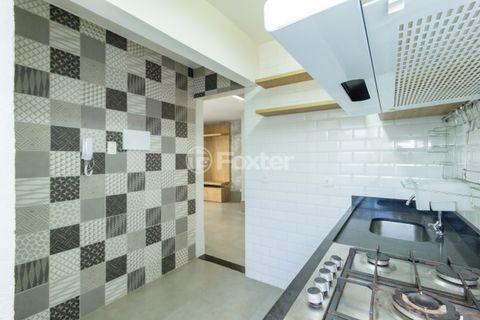 Image 17 - 858620