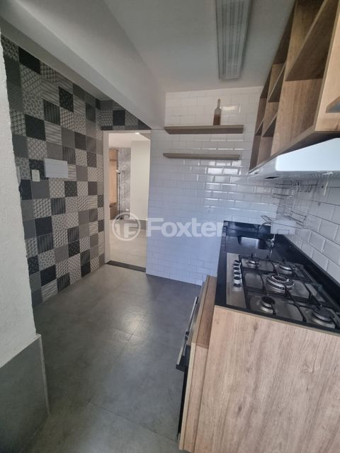 Image 7 - 858620