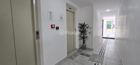 Image 17 - 858630