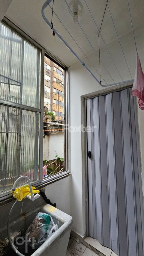 Image 10 - 858652