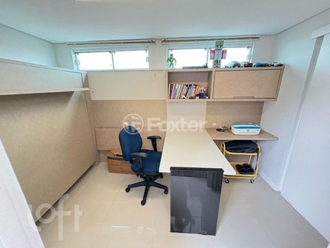 Image 9 - 858664