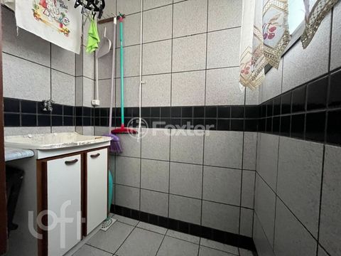Image 1 - 858688