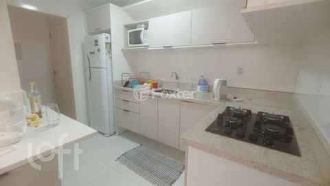 Image 10 - 858690